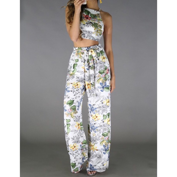 Tops - 🚨SALE🚨 ONE LEFT Lauren Tropical Belted Pant Set